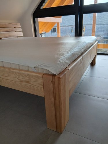 Emily postel z masivu jasan 180 x 200 cm