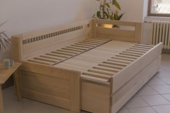 Ložnicový set Teodor  – rozkládací postel Teodor, matrace Dia Relax Hi a noční stolek Teodor z masivu buk
