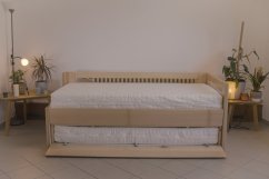 Ložnicový set Teodor  – rozkládací postel Teodor, matrace Dia Relax Hi a noční stolek Teodor z masivu buk